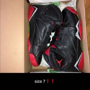 Jordan Shoes - Marvin The Martian 7’s Jordan Shoes - Marvin The Martian 7’s